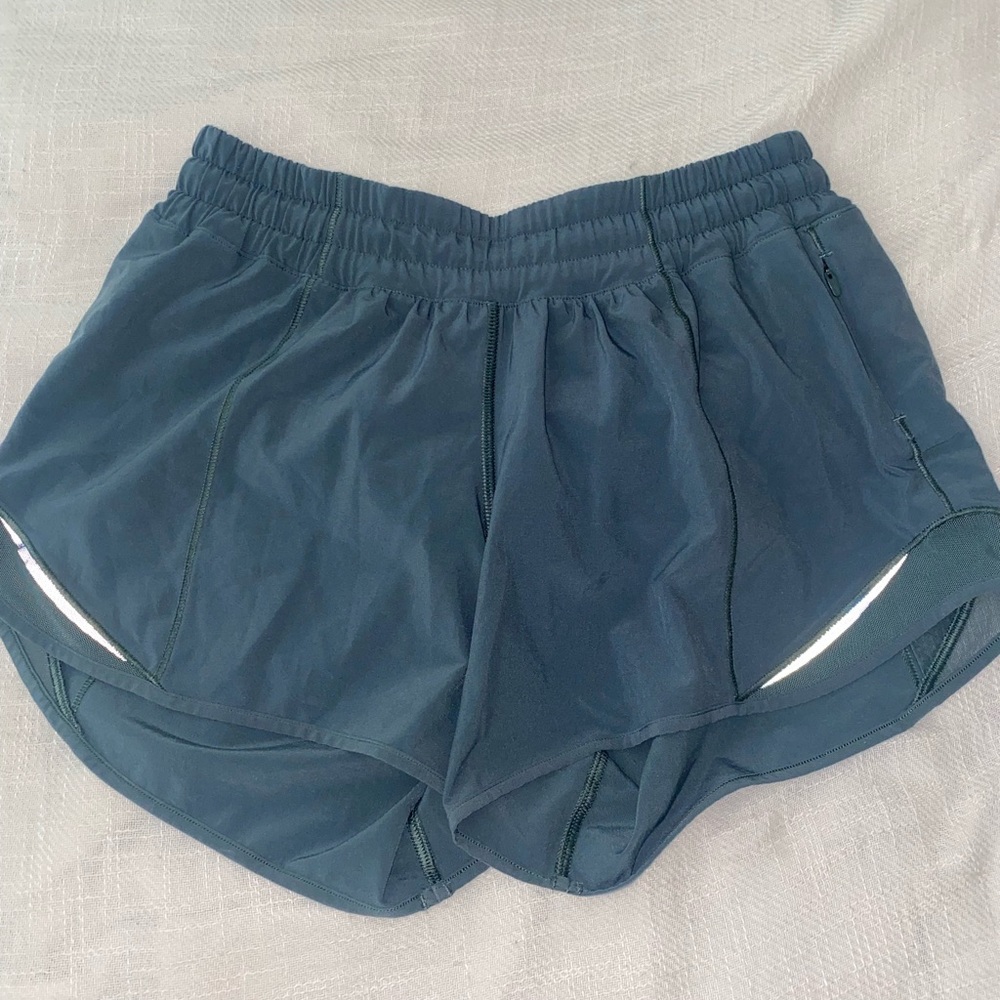 Mosaic blue Lululemon Hotty Hot Shorts 4”